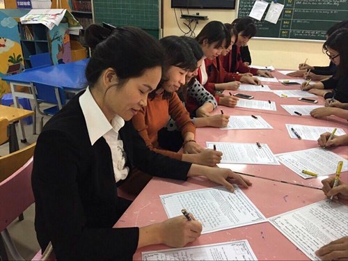 Thầy và trò trường Tiểu học Vũ Xuân Thiều hưởng ứng Hội thi “ Cô và trò viết chữ đẹp” lần thứ nhất
